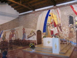 L'altare e il mosaico del Santuario di Scaldaferro di Pozzoleone