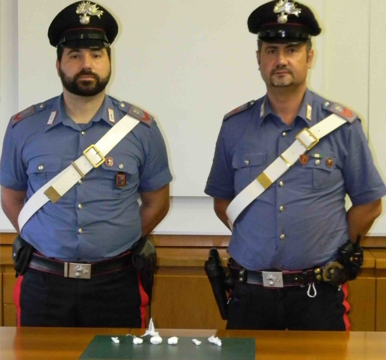I Carabinieri di Bassano del Grappa fermano un uomo e sequestrano cocaina