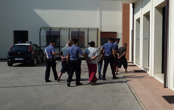 4 arresti a Sandrigo: rubavano vestiti usati destinati ad una onlus