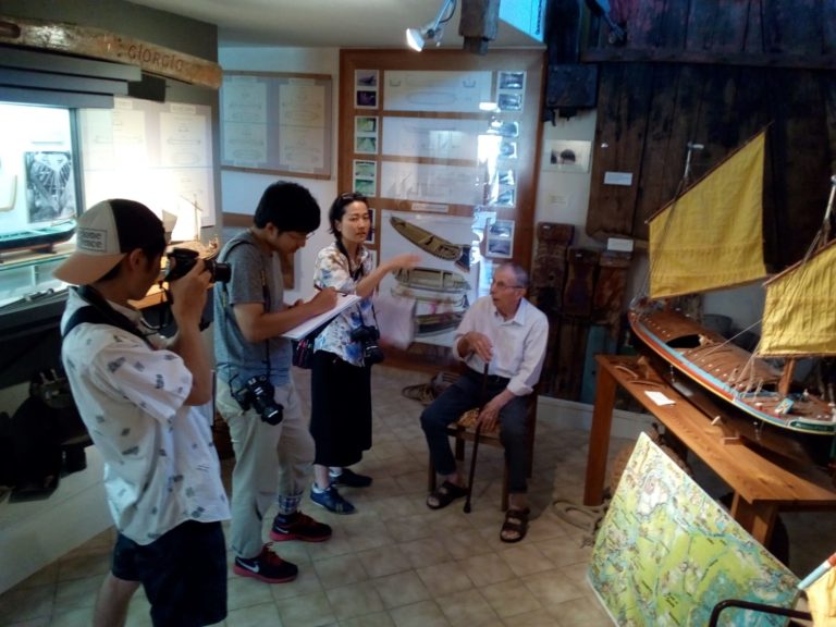 Giapponesi in visita al museo della navigazione fluviale di Battaglia Terme