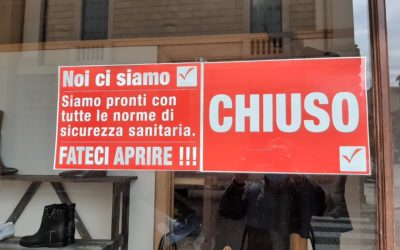 In 300 al flash-mob non autorizzato in campo Marzo per riaprire i negozi di Vicenza [VIDEO]