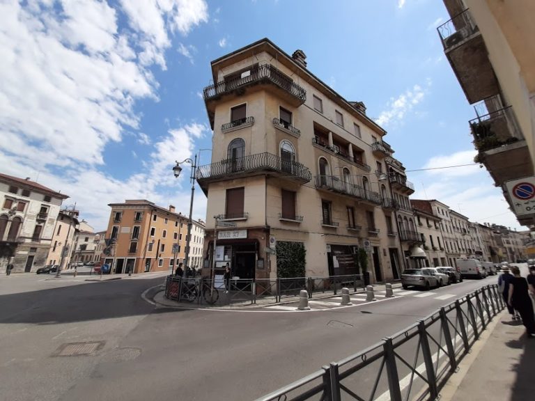 Movida molesta: il Bar 27, “non sono gli americani la causa di schiamazzi, ma le baby gang vicentine!”