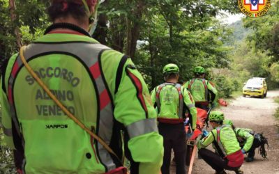Il Soccorso alpino salva una donna sugli Euganei