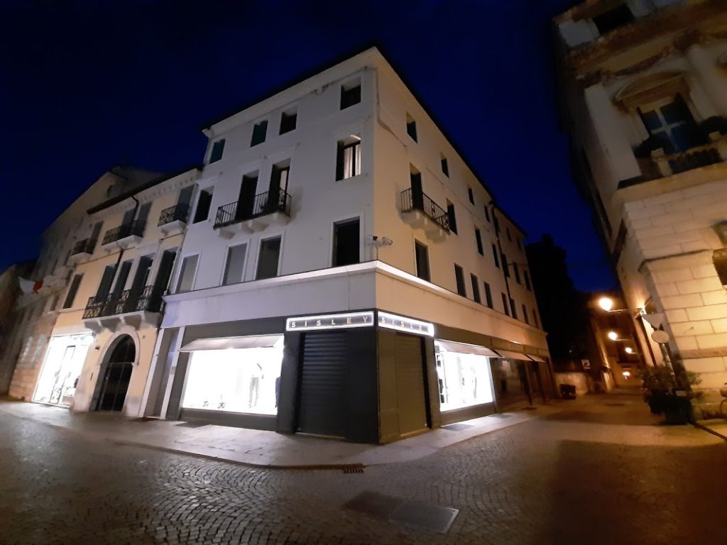 Disponible Previsión Dormido A Vicenza corso Palladio si spopola: se ne vanno Benetton e Sisley  [FOTOREPORTAGE] - LineaNews | LineaNews