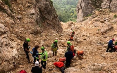 Soccorso alpino sul Cornetto per escursionista colpita da masso