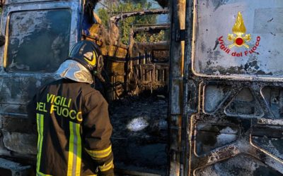 Incendio di auto e furgone inutilizzati a Montecchio Maggiore