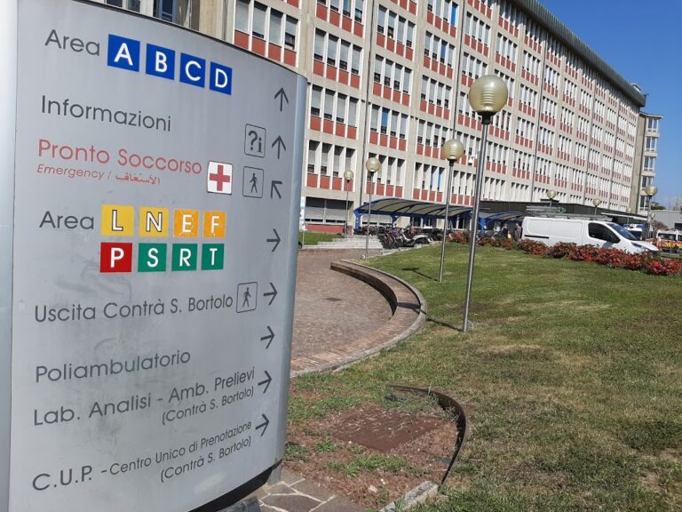 Operaio caduto dal tetto: morto dopo un giorno di agonia