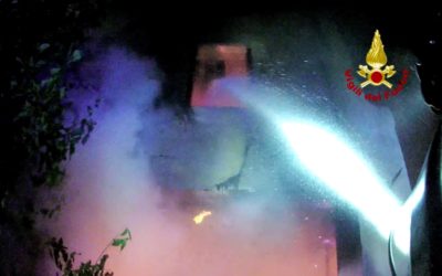 Nella notte bruciata casa disabitata a Costabissara [VIDEO]