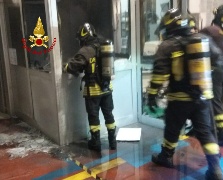 A fuoco ufficio in conceria: indagini in corso