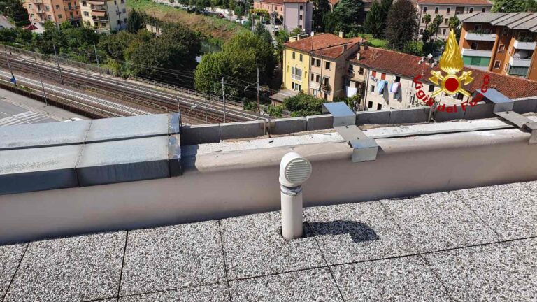 Il maltempo ha fatto danni sul tetto del tribunale di Vicenza