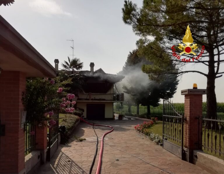 Esplode villetta: ferita un’anziana