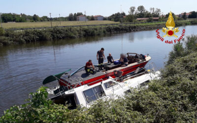 Coppia salvata da naufragio… in canale