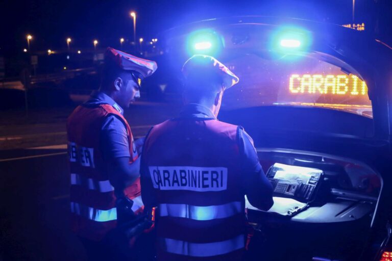 Folle inseguimento: era ubriaco, senza patente nè assicurazione
