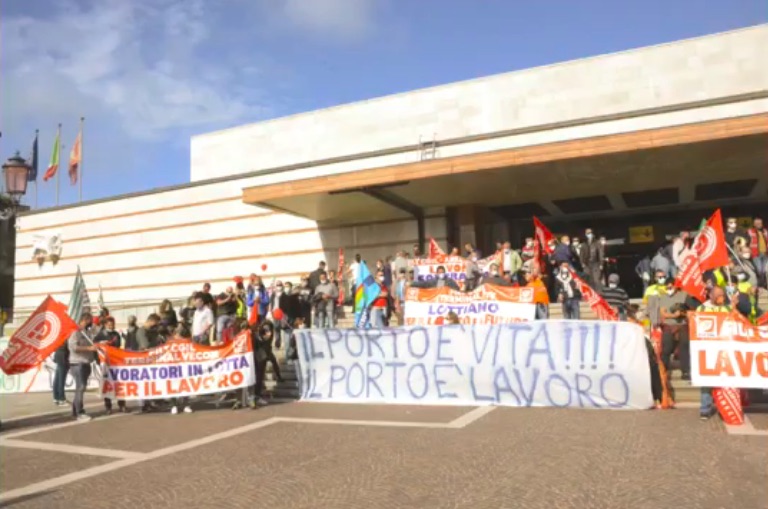 Sciopero nei porti di Venezia e Chioggia: 20mila famiglie a rischio