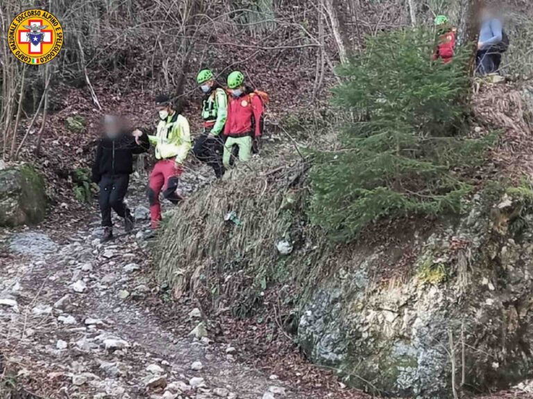 Malore sul Monte Grappa per una 40enne: interviene il Soccorso alpino