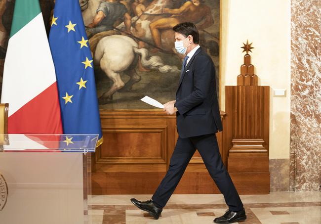 Buon Natale, siamo in zona rossa: il decreto, le ordinanze, le FAQ