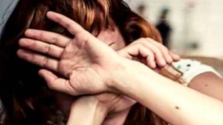 A 17 anni picchia la madre accusandola di avergli staccato il wi-fi: arrestato