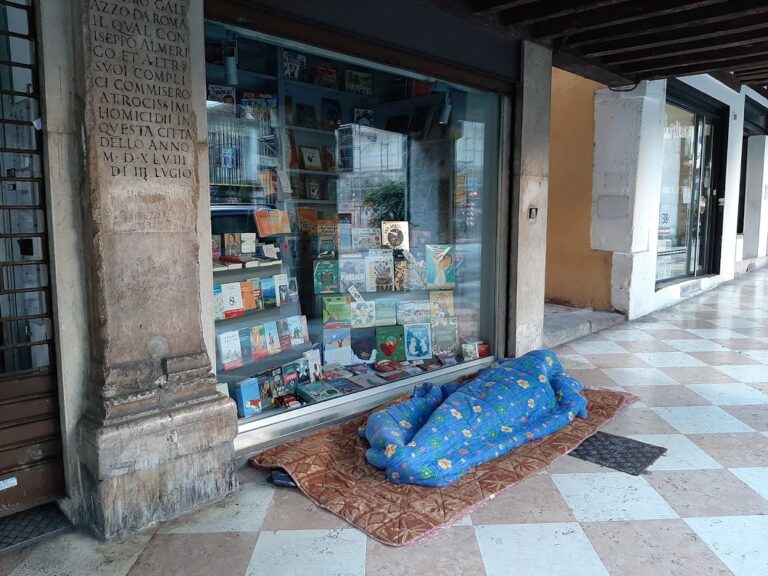 A Vicenza vietato essere poveri e senzatetto: oggi proroga divieti