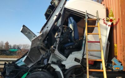 In A4 tra Portogruaro e San Stino tamponamento tra TIR: un morto