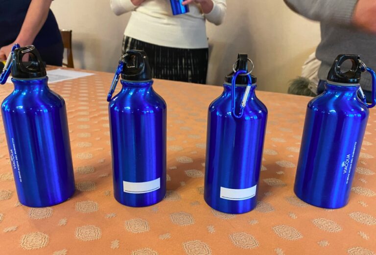 Vicenza risparmia 10mila euro al mese con 5mila borracce ai bimbi della primaria