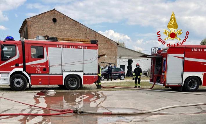 A Ponso arrostiti 4000 polli nell’incendio del capannone dell’allevamento