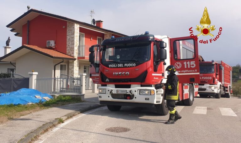 Brucia l’asciugatrice in lavanderia: un giovane in pronto soccorso per i fumi