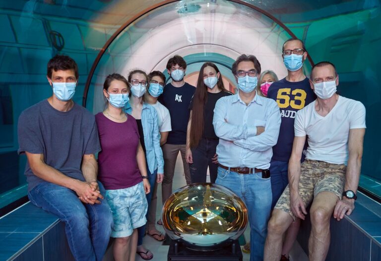 Testato nella piscina termale più profonda del mondo il rivelatore di neutrini JUNO