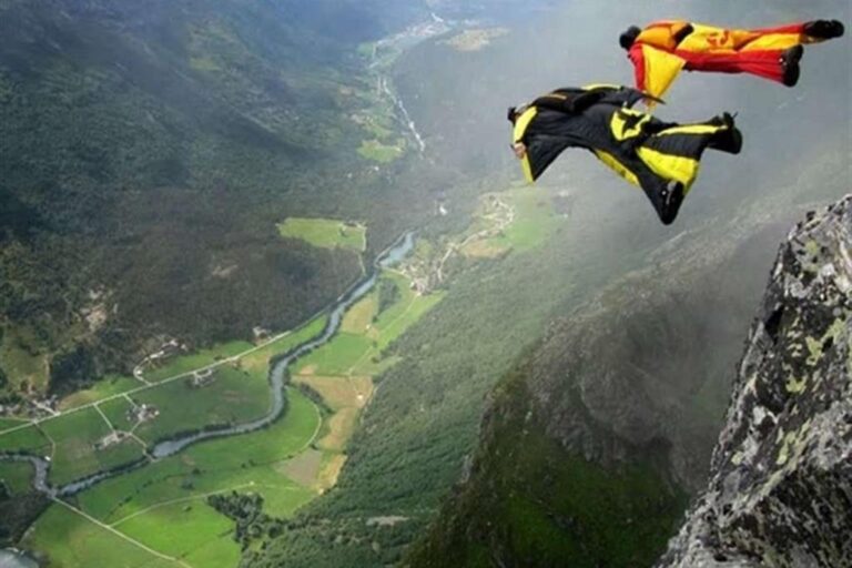 Morto un basejumper sulle Dolomiti: si è lanciato stamattina da cima del Framont con un amico