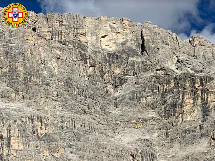 Le corde si incastrano e restano bloccati in parete sul Piccolo Lagazuoi