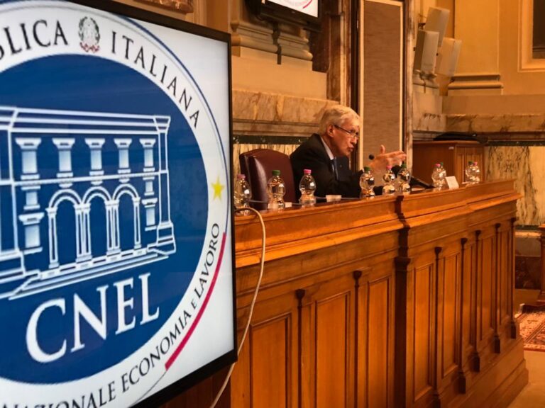 Rapporto libere professioni tra ripresa e resilienza: -38mila nel 2020, crescono le donne e diminuiscono i giovani. Criticità smart working