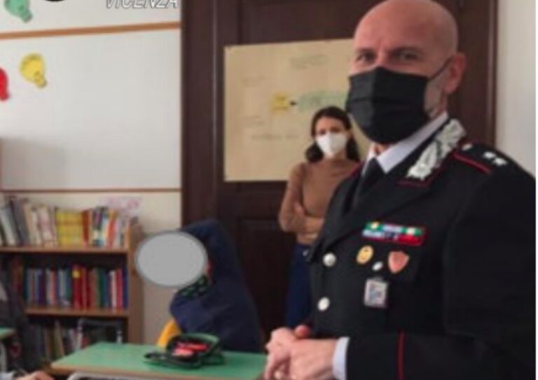 I Carabinieri di Bassano fanno lezione di legalità ai ragazzi delle scuole