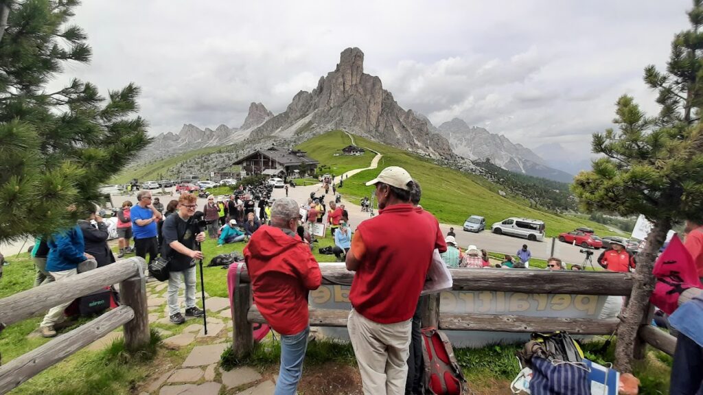 Passo Giau La Gusella manifestazione contro il cemento
