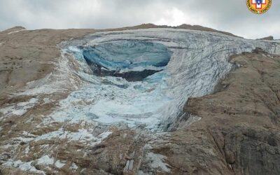 Crolla il ghiacciaio della Marmolada: 5 o 6 morti e 8 feriti