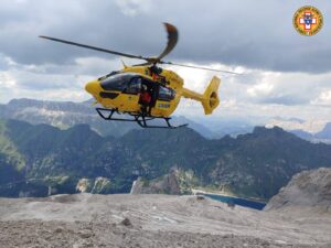 elicottero del SUEM sulla Marmolada il 3 luglio 2022