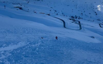 Vivo per miracolo: scia sulla neve fresca delle Dolomiti di Fassa ed è trascinato per 400 metri da una valanga