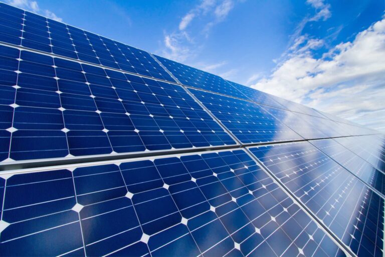 Da UniPD e NREL il fotovoltaico del futuro: la rivoluzione degli impulsi laser ultraveloci