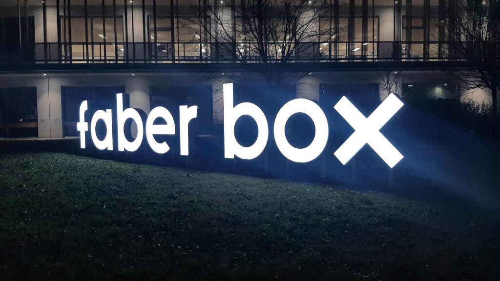 Faber Box foto sera