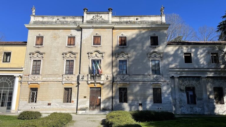 Dal cinema alla guerra, dal caso Epstein all’affaire Pfas